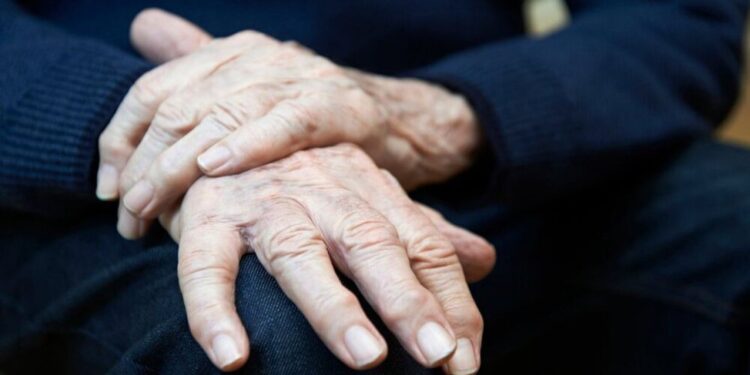 د کلسیم د کمښت نښې/ ګلثوم محمدي