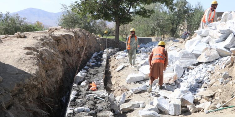 د وردګو په «سیداباد» کې یو استنادي دېوال جوړېږي  