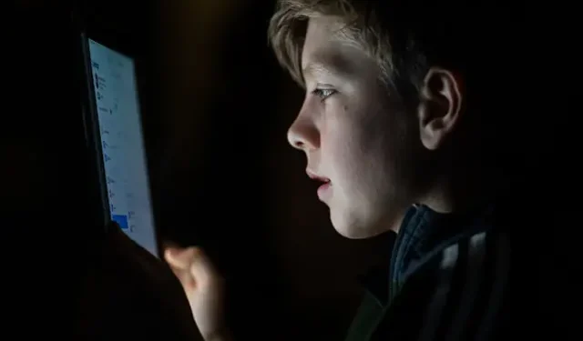 استرالیا کې «ټولنیزو رسنیو ته د ماشومانو پر لاسرسي» بندیز ولګېد