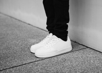 شپږسوه (لنډه کیسه)