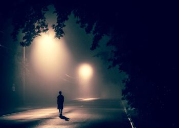 د کمزوري انسان اته (۸) نښې!