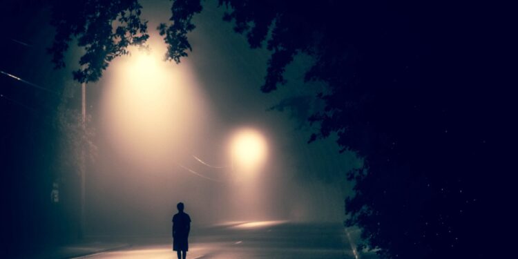 د کمزوري انسان اته (۸) نښې!