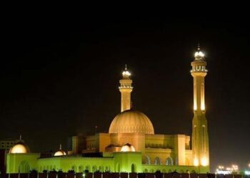 په بحرین کې تر ټولو لوی جومات ۷۰ متره لوړې منارې لري