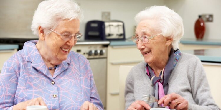 د ډېر یا اوږد عمر لرونکي کسان باید له کومو خوړو استفاده وکړي؟