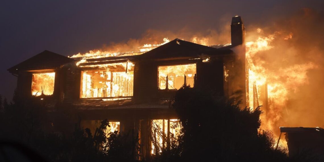 امریکا کې کمسارې اورلګېدنه یوازې ۸ سلنه مهار شوې