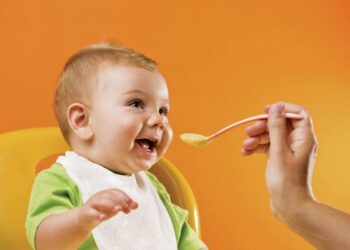 ماشوم ته د اضافي خوړو د پیل نېټه