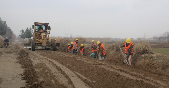 د کندز په «دشت ارچې» ولسوالۍ کې ۱۸ کیلو متره سړکونه رغول کېږي