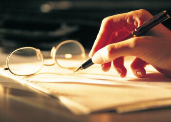 عمومي ژبپوهنه؛ هر اړخيزه څېړنه