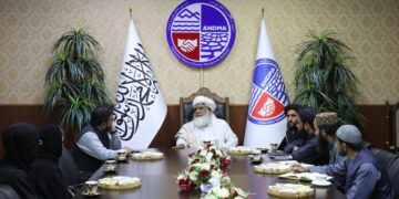 “هېوادوالو ته د مرستې رسونې په برخه کې د موسسو ستونزې حل کوو” | پوهاوی‌نیوز