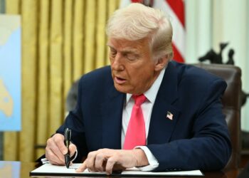 د امریکا له لوري د تعرفو تګلارې ګرده نړۍ زيانمنه کړې