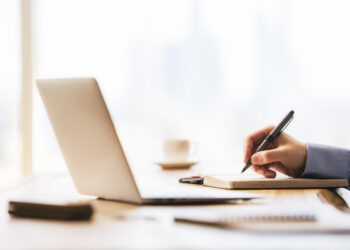 د لیکوالۍ د فلسفې په اړه څومره پوهېږئ؟