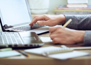 د لیکلو لپاره د سوژې پیدا کول