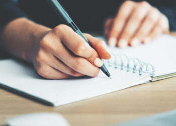 ایا په کیسه کې کړکېڅ مهم دی؟