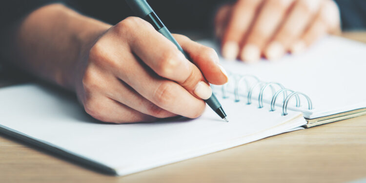 ایا په کیسه کې کړکېڅ مهم دی؟