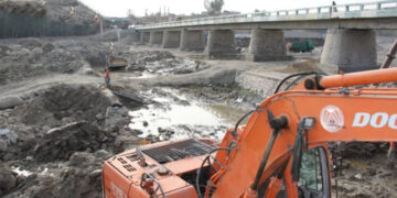 لغمان کې د ۵۲ میلیون افغانیو په لګښت یو پُل جوړېږي | پوهاوینیوز