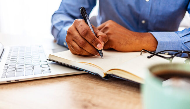 د نړۍ هاخوا (لنډه کیسه)