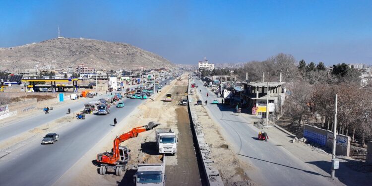 د کابل – لوګر سړک د لومړي فاز پاتې برخه به ژر قیر شي | پوهاوی‌نیوز