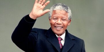 د پخلاینې او سولې رهبر؛ «نلسون ماندلا» څه وایي؟