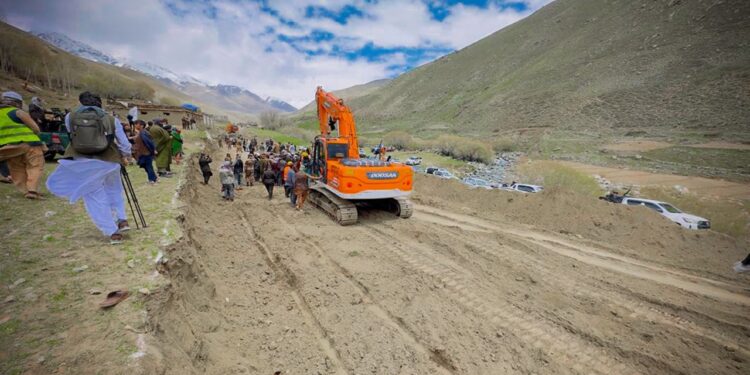 د پنجشېر – تخار سړک رغنیز کارونه شروع شول | پوهاوی‌نیوز 