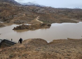 هېواد کې پرله‌پسې ورښتونه؛ د غزني په «خواجه‌ عمري» کې ذخیروي بند له اوبو ډک شو | پوهاوی‌نیوز