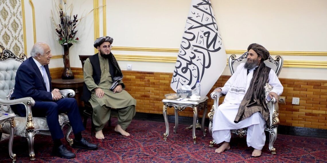 خلیلزاد له «ملا عبدالغني برادر» سره پر اقتصادي وضعیت غږېدلی | پوهاوینیوز