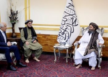 خلیلزاد له «ملا عبدالغني برادر» سره پر اقتصادي وضعیت غږېدلی | پوهاوینیوز